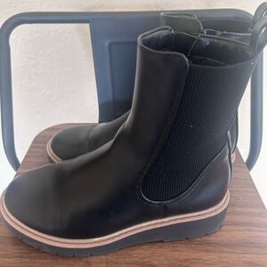 Art Class Black Leather Girls Boots (size2)